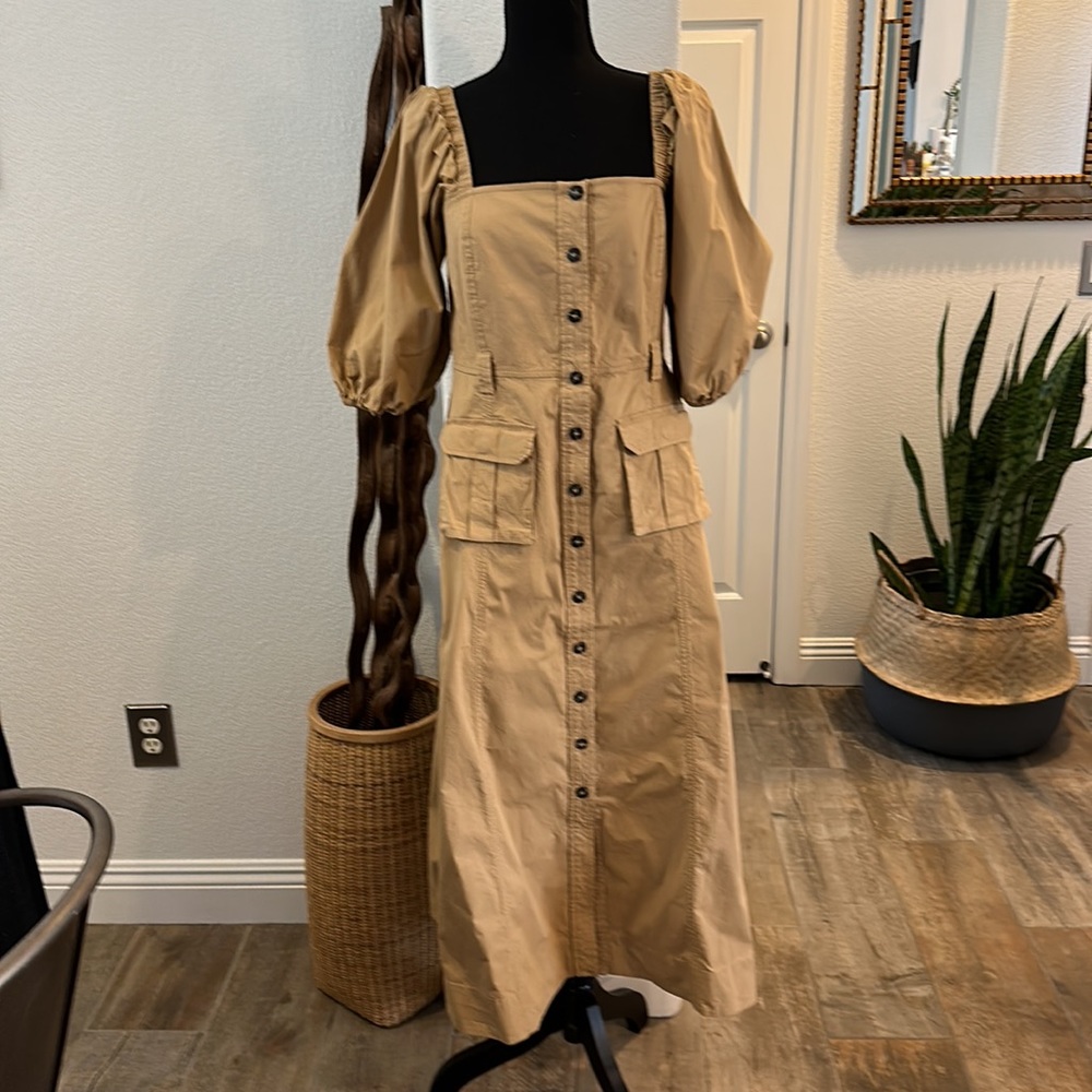 Brand new with tag.  Ganni cotton blend ripstop midi dress.  Size 38DK.